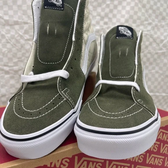 Vans Men’s Sk8-Hi
Desert Skulis Grape Leaf/ VN0A32QGRQV Sneakers - Picture 7 of 16